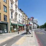 Modern Central East London City Apartment